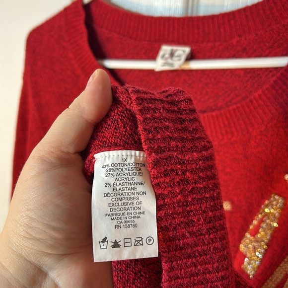D/C jeans size 1x red “Dream” pull over sweater - Picture 4 of 5
